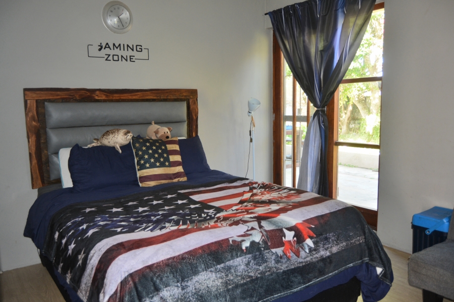 3 Bedroom Property for Sale in Sandbaai Western Cape